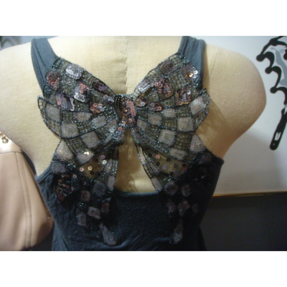 Kirra juniors M gray tank top with design & mesh Bow design on back SUPER CUTE